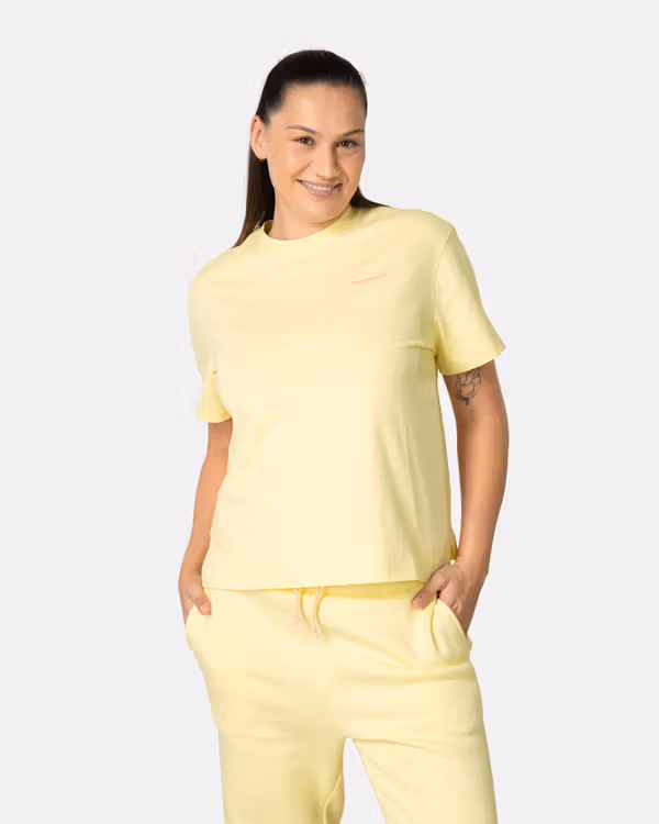 Anelie Tee